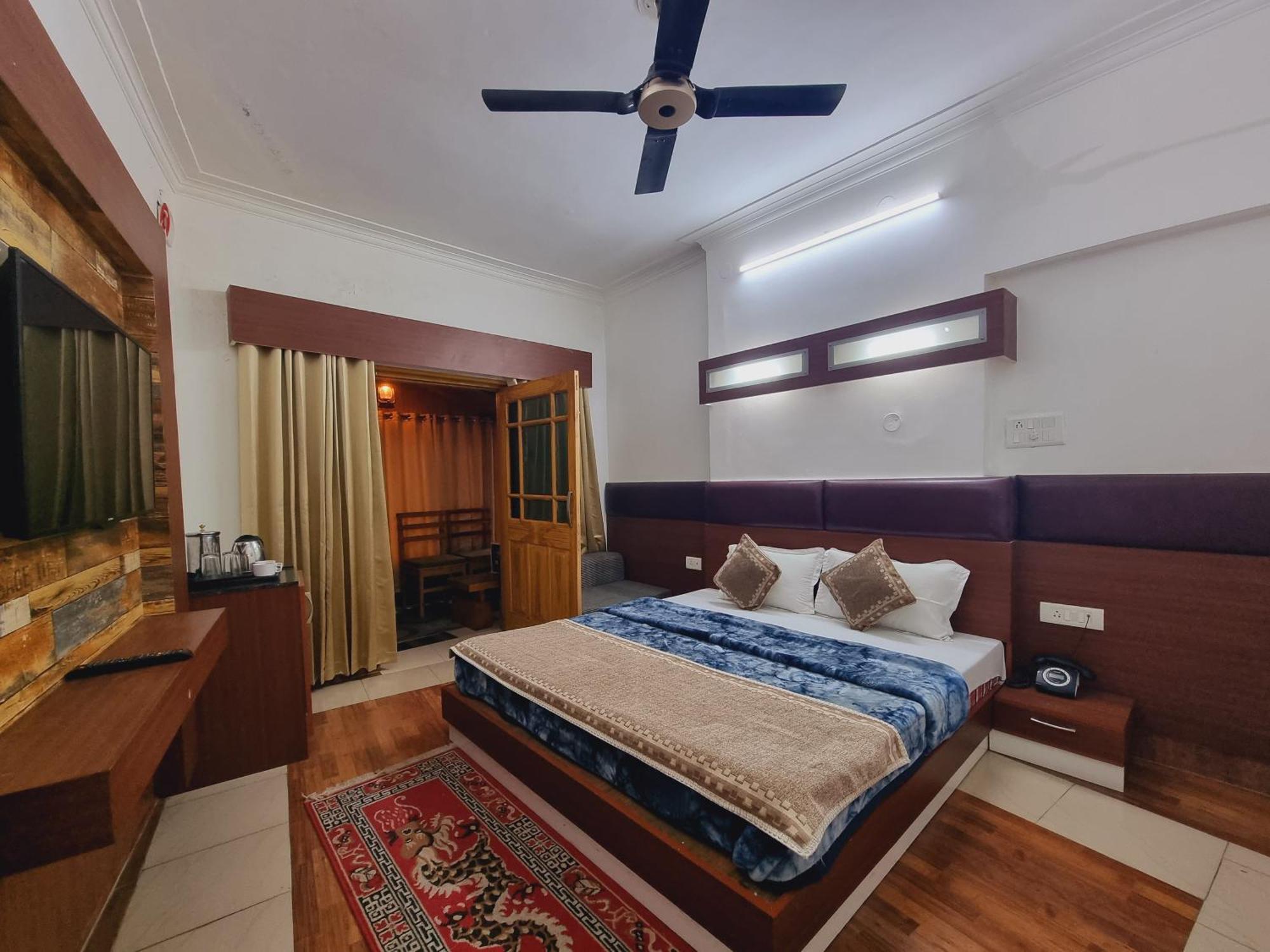 Wow Hotels Green View Далхаузи Экстерьер фото